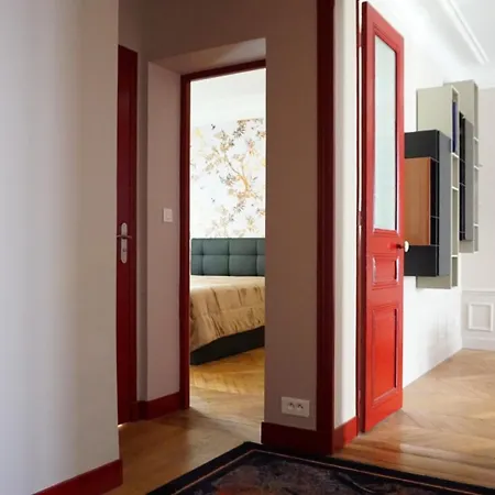 17 In Lively Village Style Poncelet District Appartement Paris