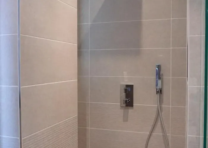 아파트 17 In Lively Village Style Poncelet District *