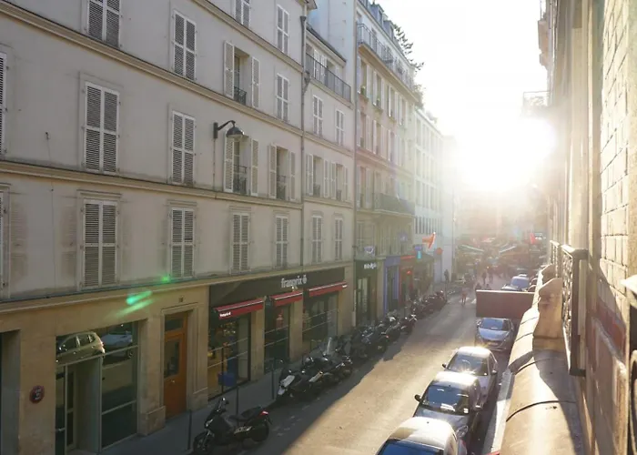 17 In Lively Village Style Poncelet District