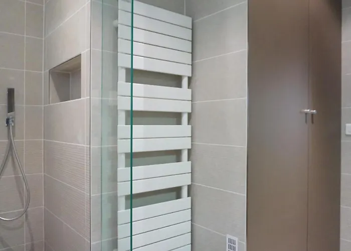 17 In Lively Village Style Poncelet District * 파리