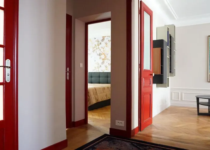 17 In Lively Village Style Poncelet District 아파트 파리