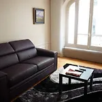 Daire 17 In Lively Village Style Poncelet District Paris