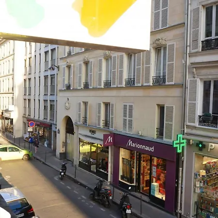 17 In Lively Village Style Poncelet District
